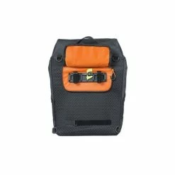 Sac à Dos Basil Miles Tarpaulin Nordlicht 17L Noir/Orange 8 Sac à Dos Basil Miles Tarpaulin Nordlicht 17L Noir/Orange -Vélos Soldes sac a dos basil miles tarpaulin nordlicht 17l noir orange 2