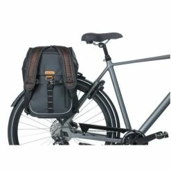 Sac à Dos Basil Miles Tarpaulin Nordlicht 17L Noir/Orange 11 Sac à Dos Basil Miles Tarpaulin Nordlicht 17L Noir/Orange -Vélos Soldes sac a dos basil miles tarpaulin nordlicht 17l noir orange 5