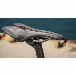 Selle Selle Italia SLR Boost Kit Carbonio Superflow 145x248mm 5 Selle Selle Italia SLR Boost Kit Carbonio Superflow 145x248mm -Vélos Soldes selle selle italia slr boost kit carbonio superflow 145x248mm 2